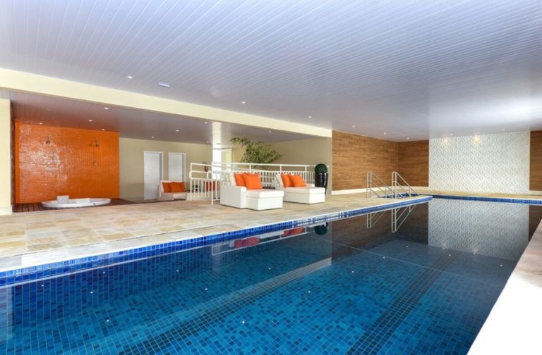 Piscina Coberta com Raia de 25m e do SPA