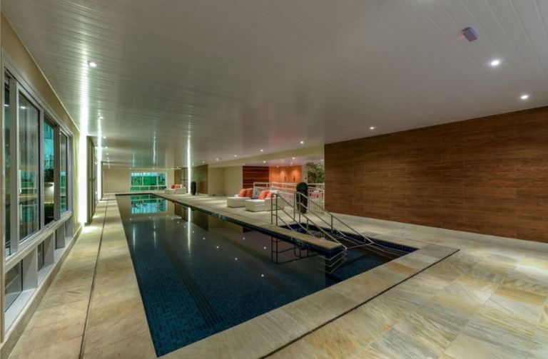 Piscina Coberta com Raia de 25m