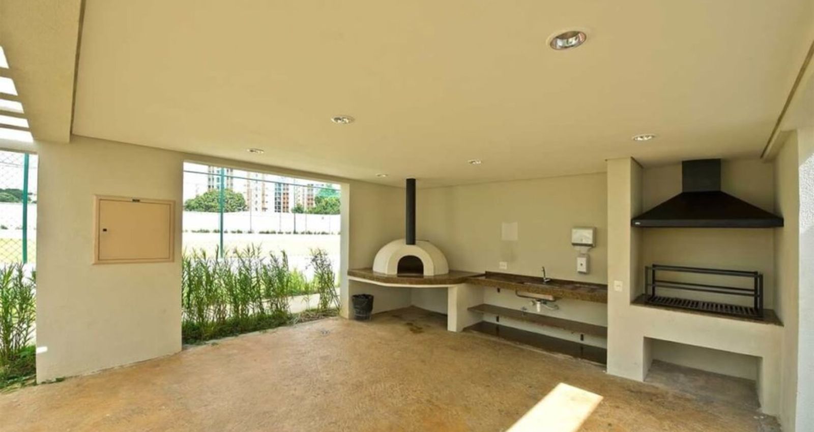 Churrasqueira com forno de pizza