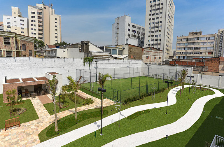 Pista de Caminhada no Piso Lazer